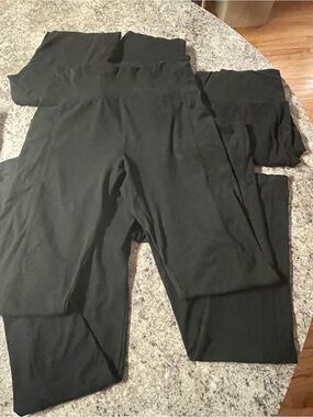 Black High-Waist Active Leggings $7 each
2 for $10 3 for $20